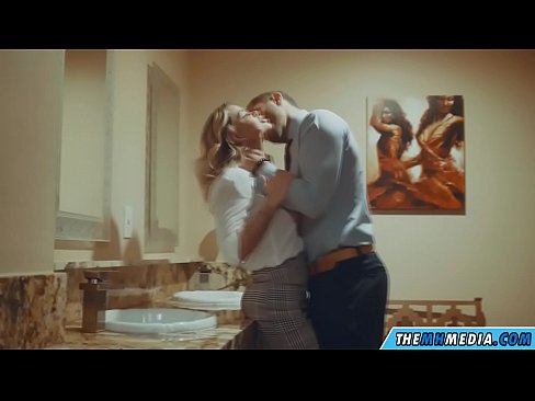❤️ Ke hoʻowalewale ʻia ʻoe e kahi blonde busty i kahi lumi hoʻomaha ākea ☑ Fucking iā mākou haw.wassell.ru ️❤